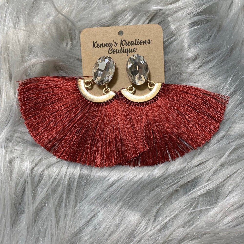 Beautiful stud earrings BRAND NEW